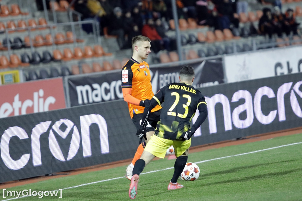 Kibice na stadionie, Chrobry w gazie