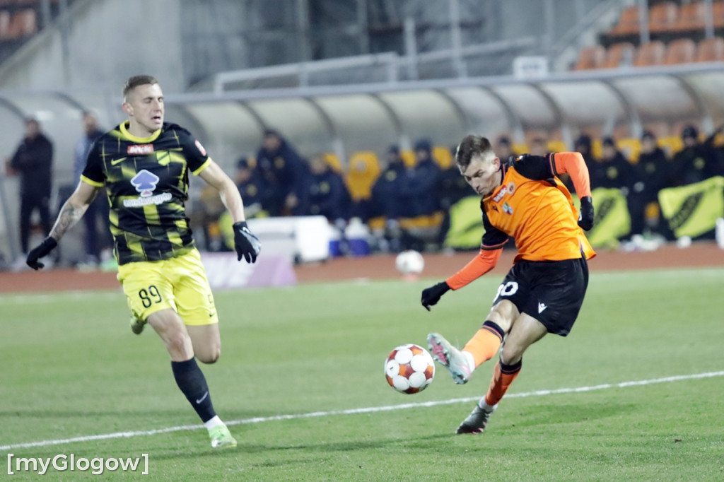 Kibice na stadionie, Chrobry w gazie