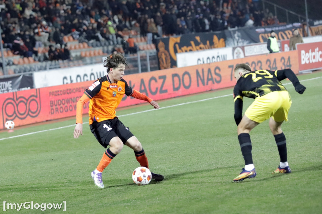 Kibice na stadionie, Chrobry w gazie