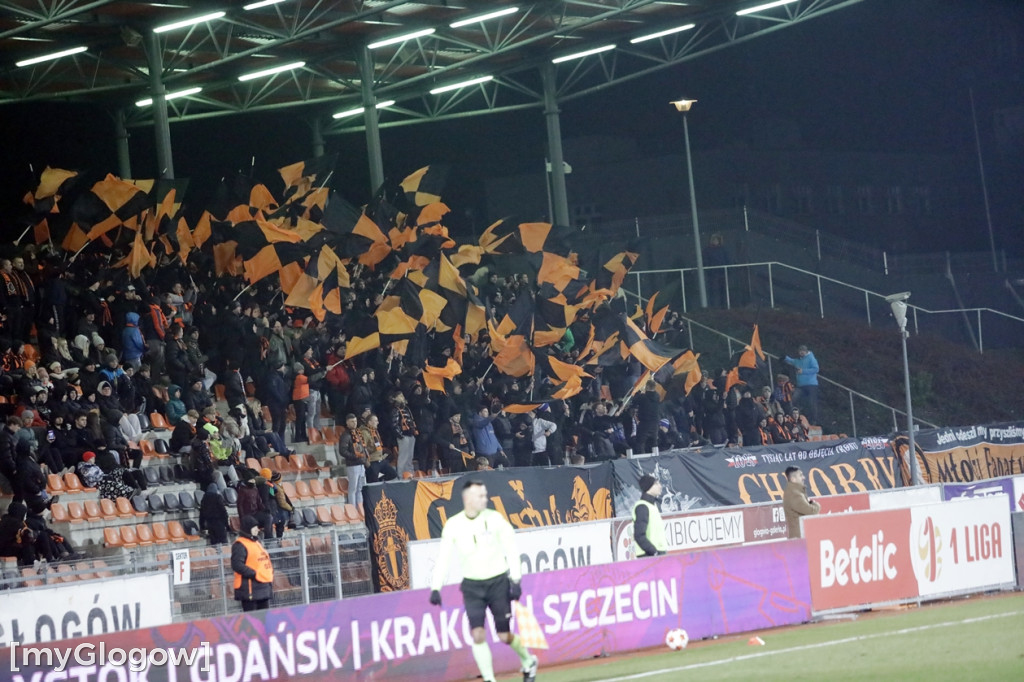 Kibice na stadionie, Chrobry w gazie