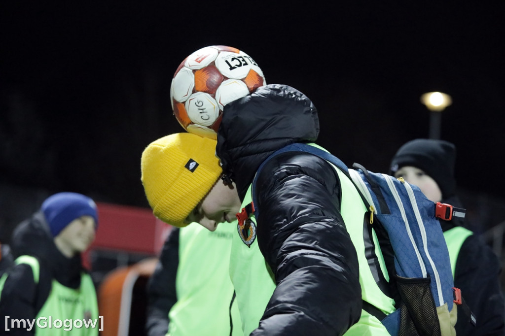 Kibice na stadionie, Chrobry w gazie