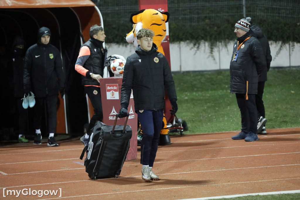 Kibice na stadionie, Chrobry w gazie