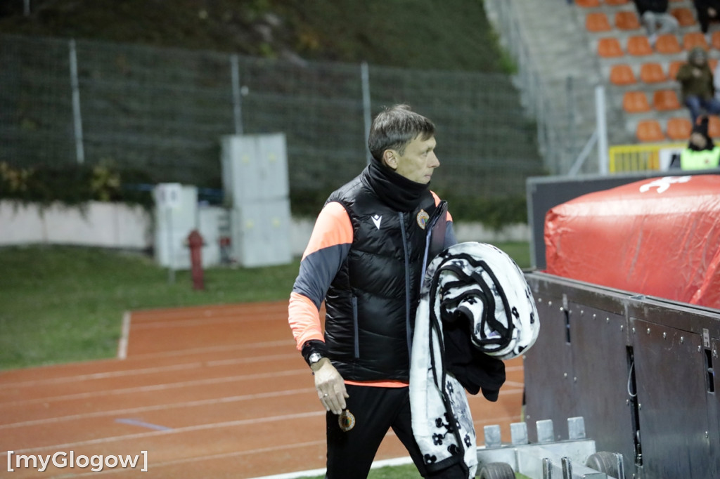 Kibice na stadionie, Chrobry w gazie