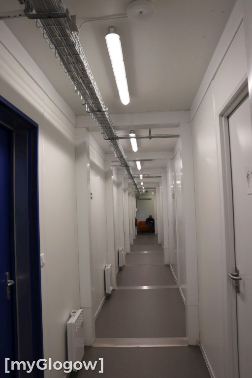 Kontenery i budowa urzędu w Radwanicach