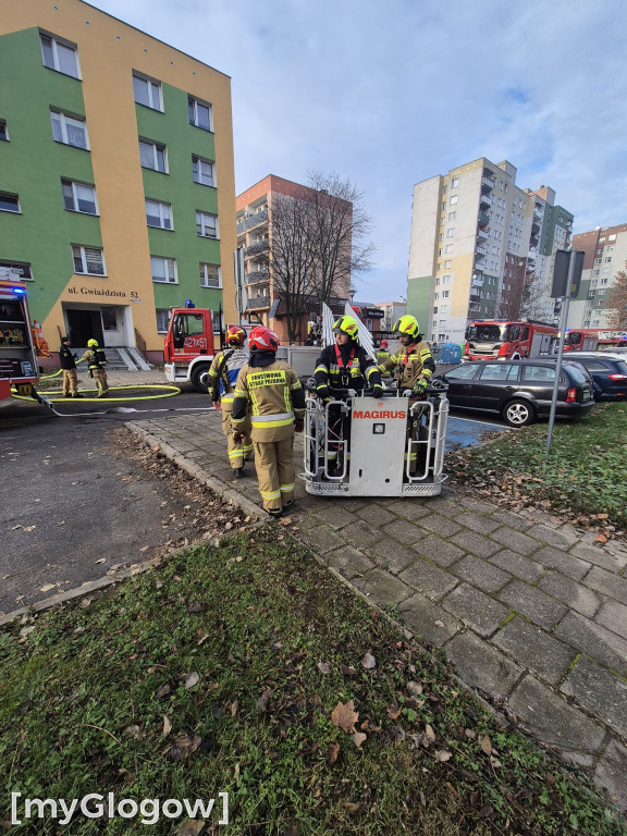 Pożar w bloku na os. Kopernik w Głogowie