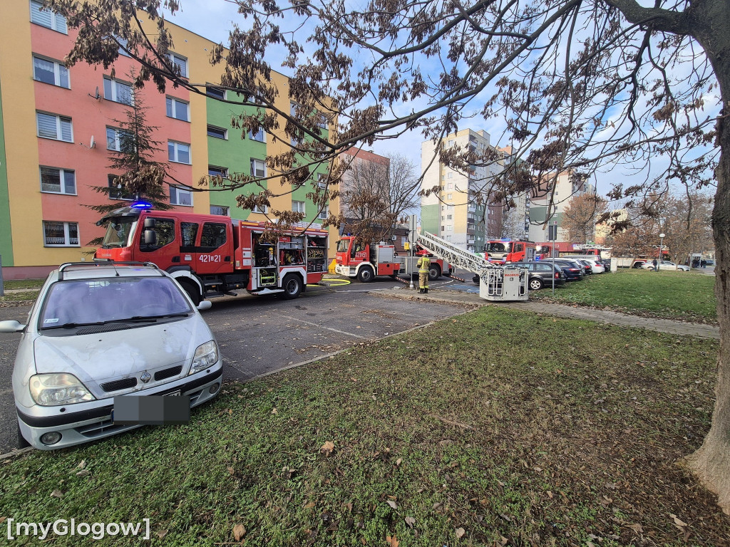 Pożar w bloku na os. Kopernik w Głogowie
