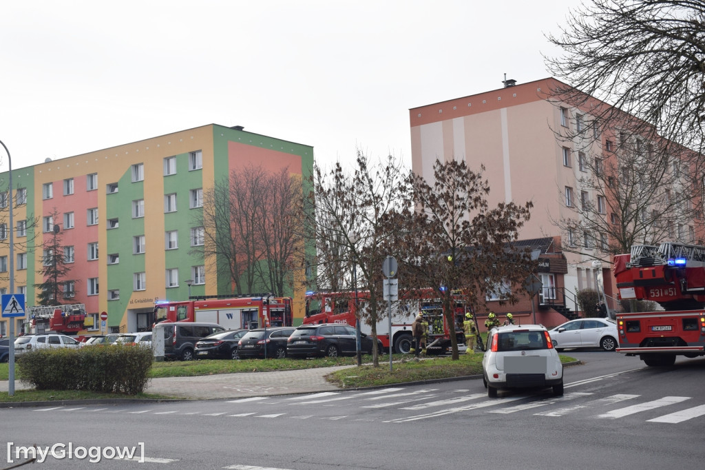 Pożar w bloku na os. Kopernik w Głogowie