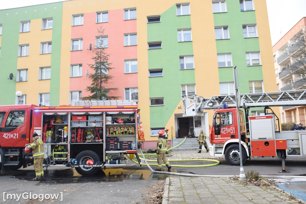 Pożar w bloku na os. Kopernik w Głogowie