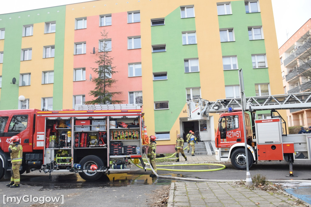 Pożar w bloku na os. Kopernik w Głogowie