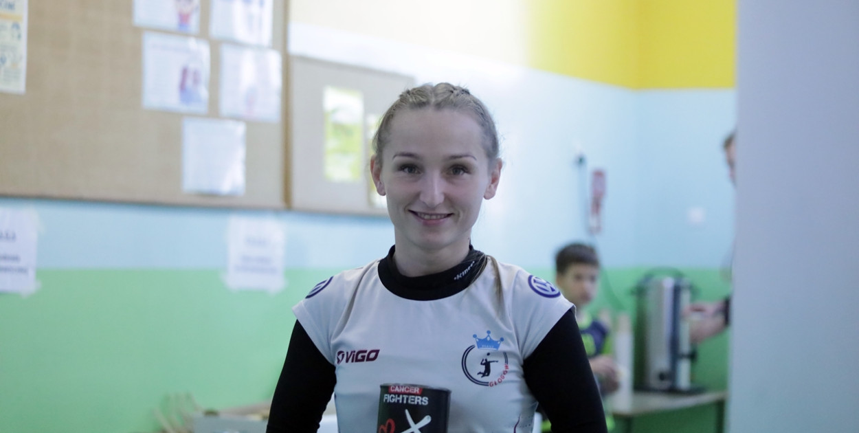 W Głogowie grają w siatkówkę i pomagają