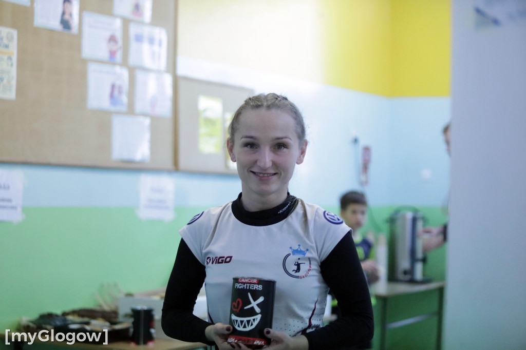 W Głogowie grają w siatkówkę i pomagają