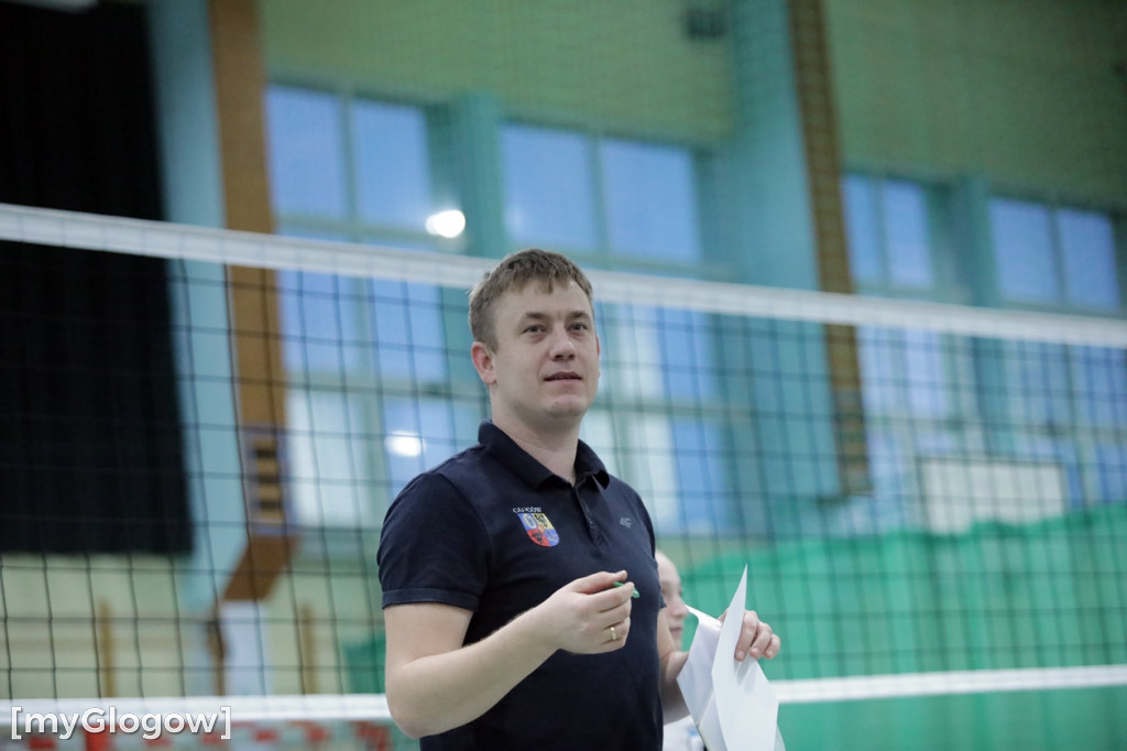 W Głogowie grają w siatkówkę i pomagają