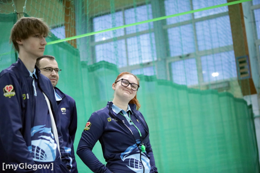 W Głogowie grają w siatkówkę i pomagają