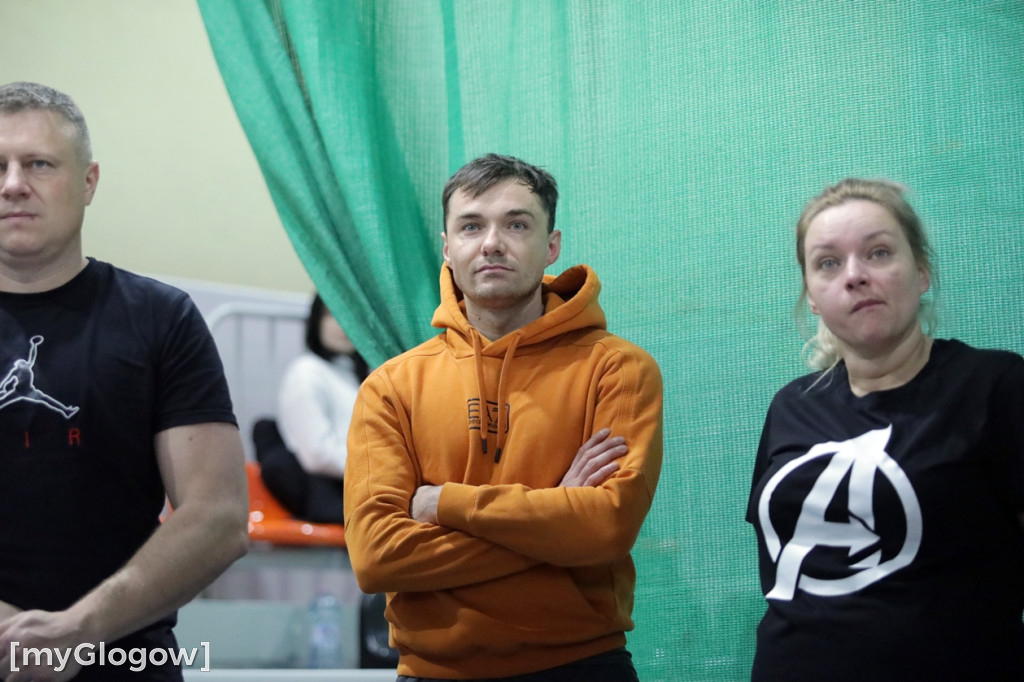 W Głogowie grają w siatkówkę i pomagają