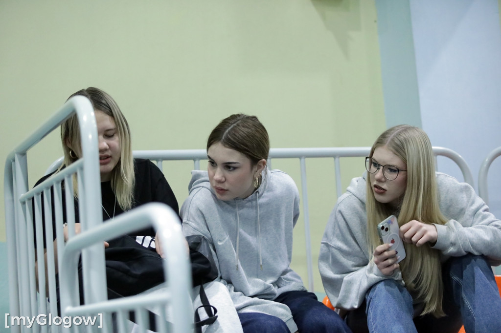 W Głogowie grają w siatkówkę i pomagają