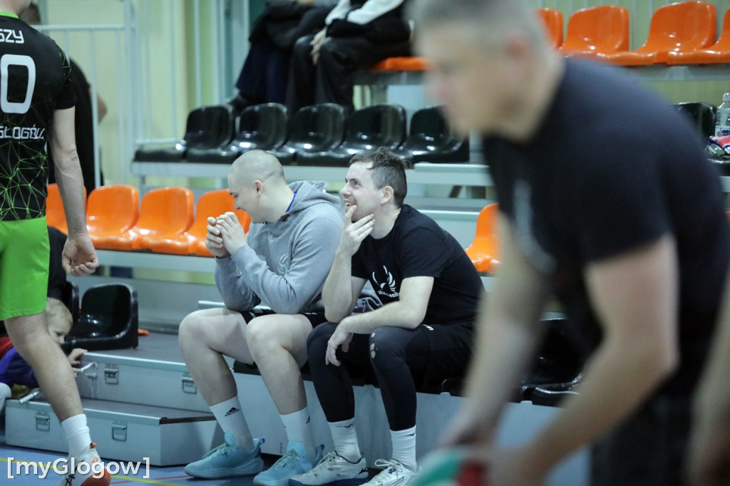 W Głogowie grają w siatkówkę i pomagają