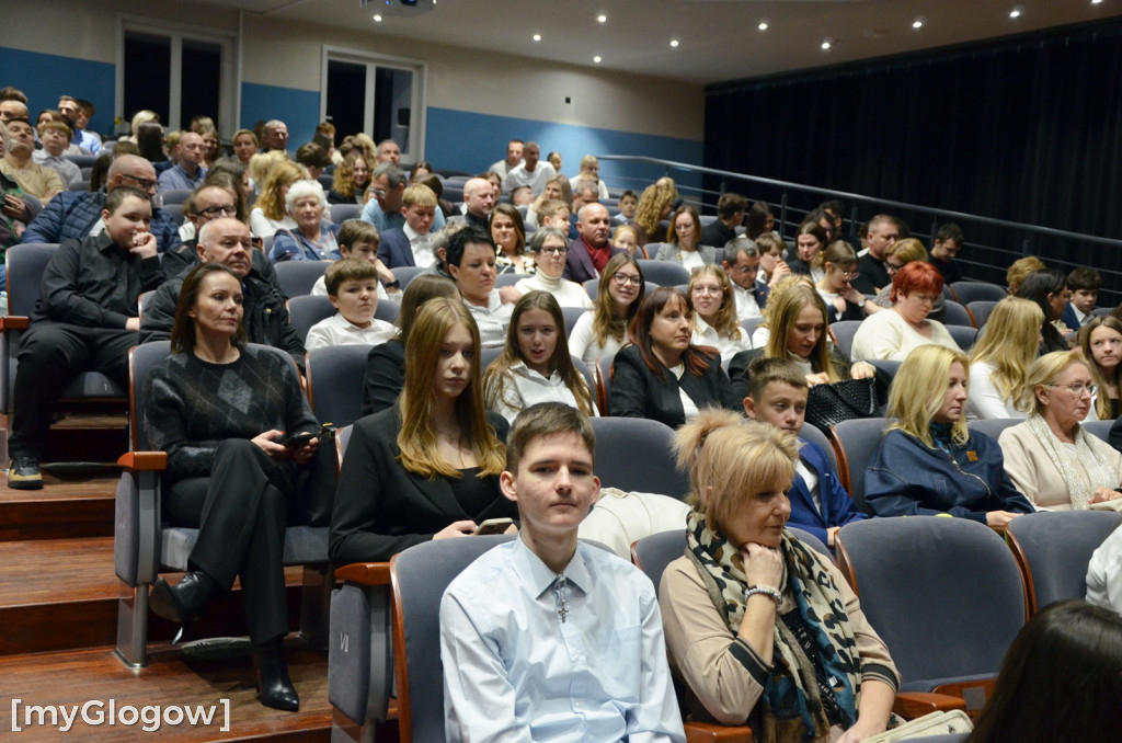 Wręczenie stypendiów naukowych prezydenta, część 1