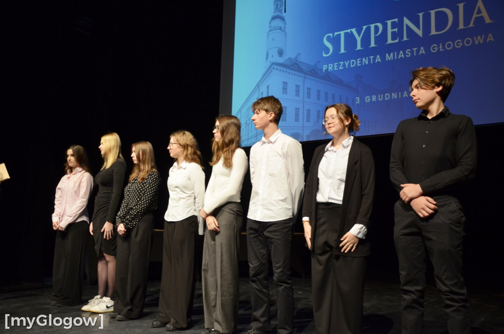 Wręczenie stypendiów naukowych prezydenta, część 1