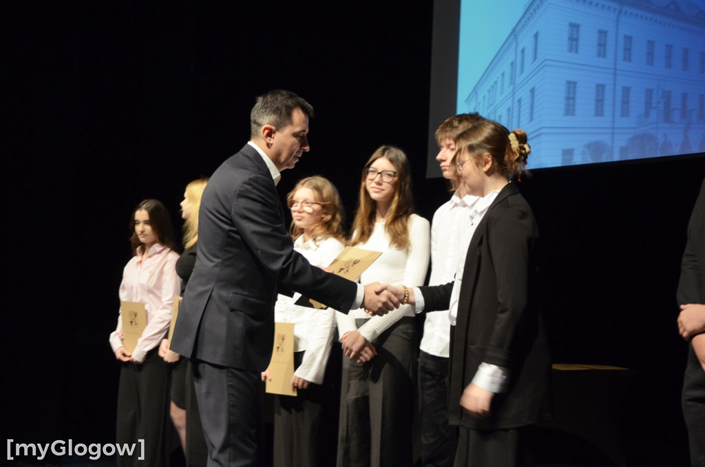 Wręczenie stypendiów naukowych prezydenta, część 1