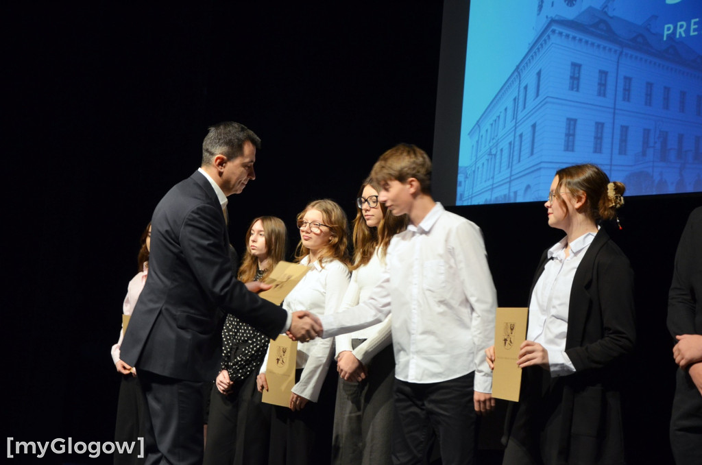 Wręczenie stypendiów naukowych prezydenta, część 1