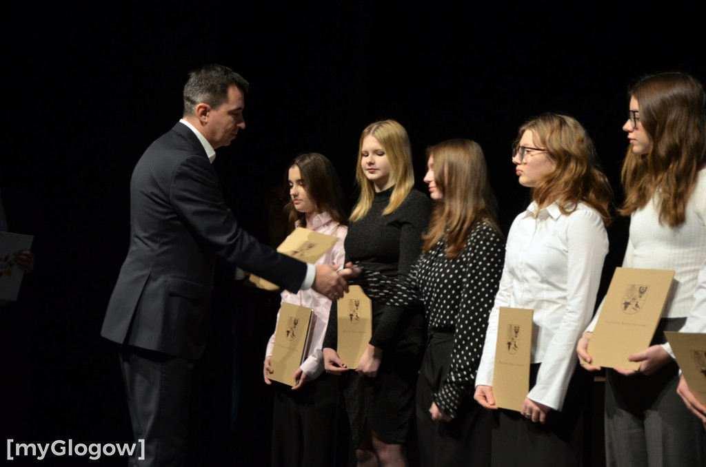 Wręczenie stypendiów naukowych prezydenta, część 1