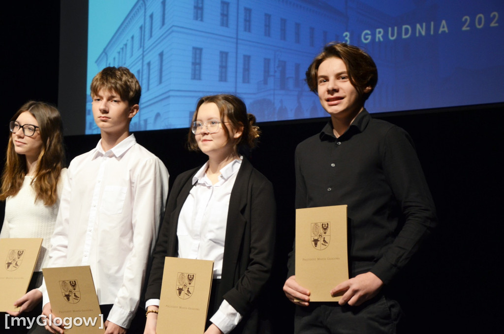 Wręczenie stypendiów naukowych prezydenta, część 1