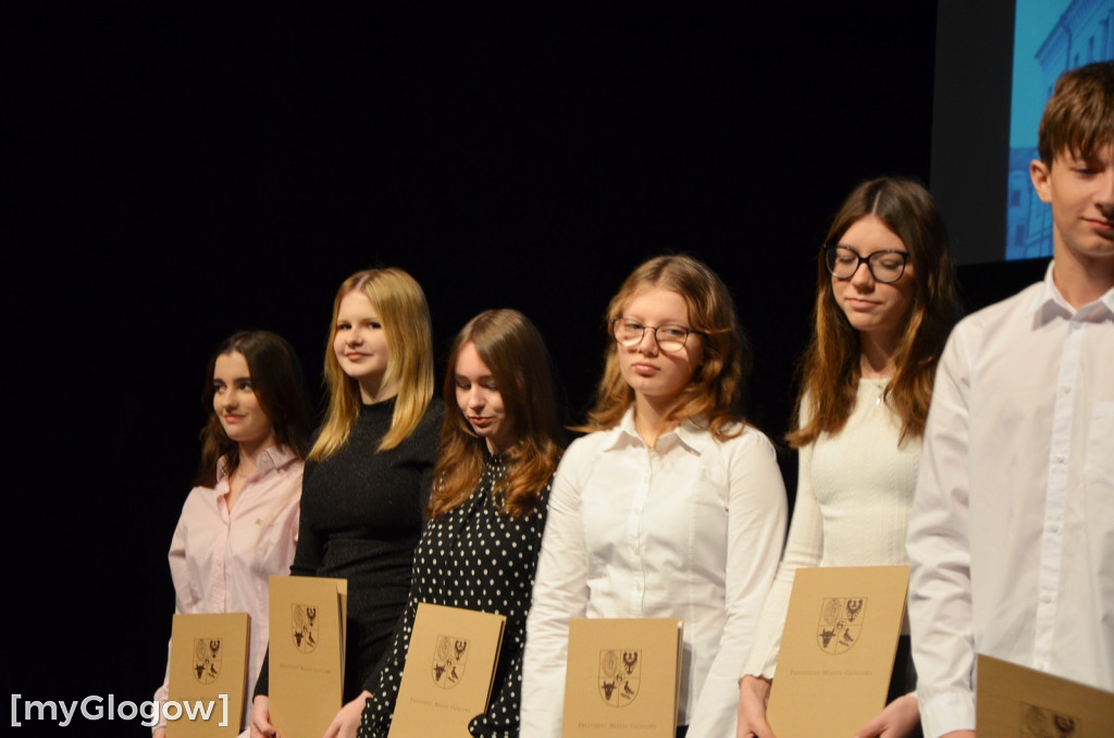 Wręczenie stypendiów naukowych prezydenta, część 1