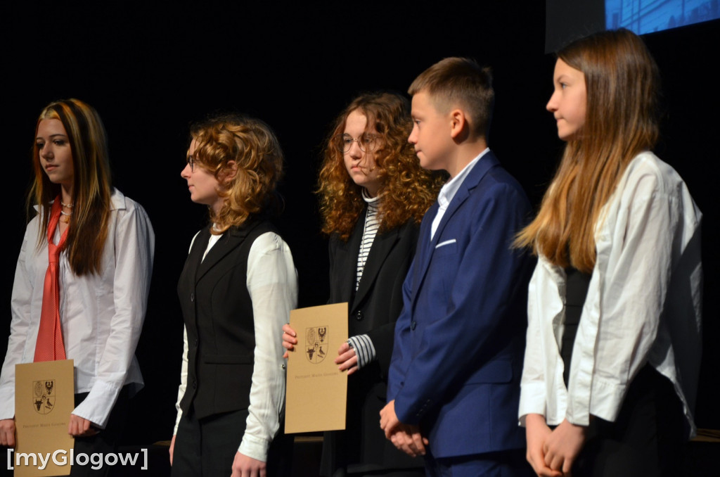 Wręczenie stypendiów naukowych prezydenta, część 1