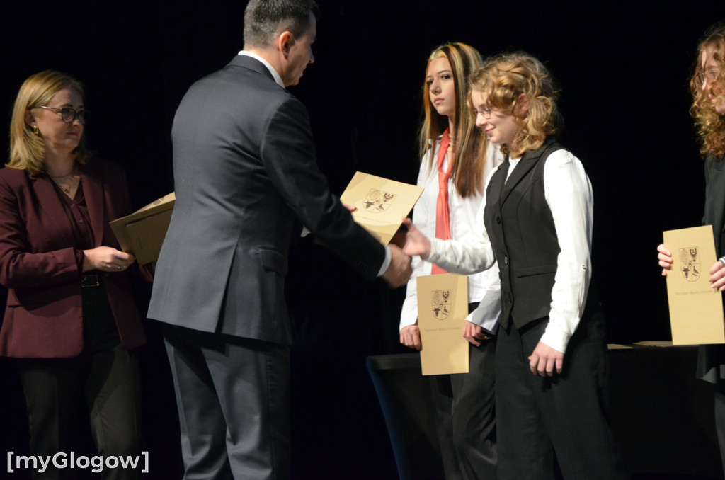 Wręczenie stypendiów naukowych prezydenta, część 1