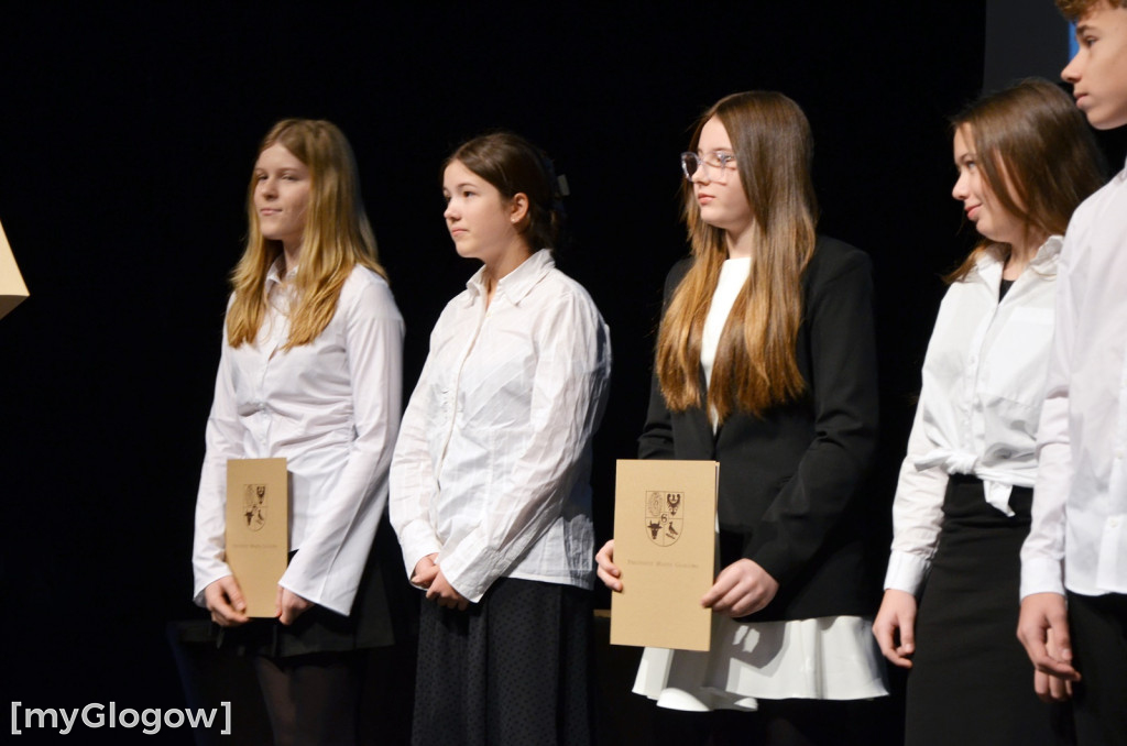 Wręczenie stypendiów naukowych prezydenta, część 1