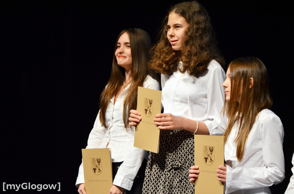 Wręczenie stypendiów naukowych prezydenta, część 1