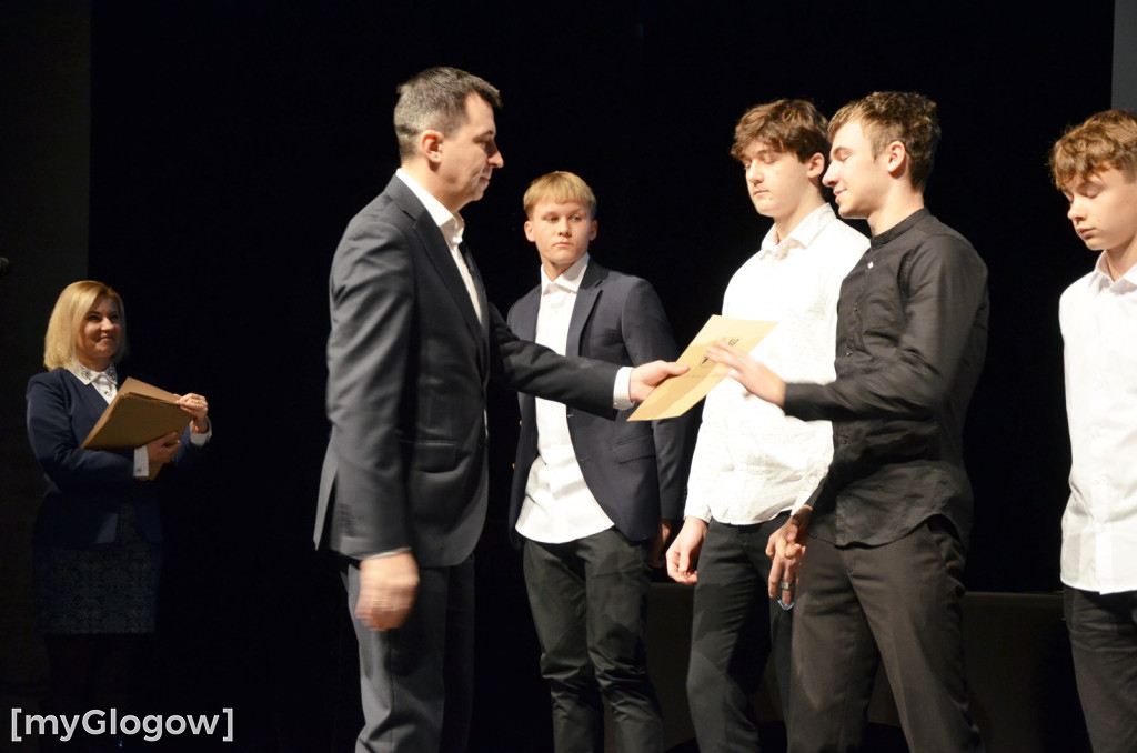 Wręczenie stypendiów naukowych prezydenta, część 1