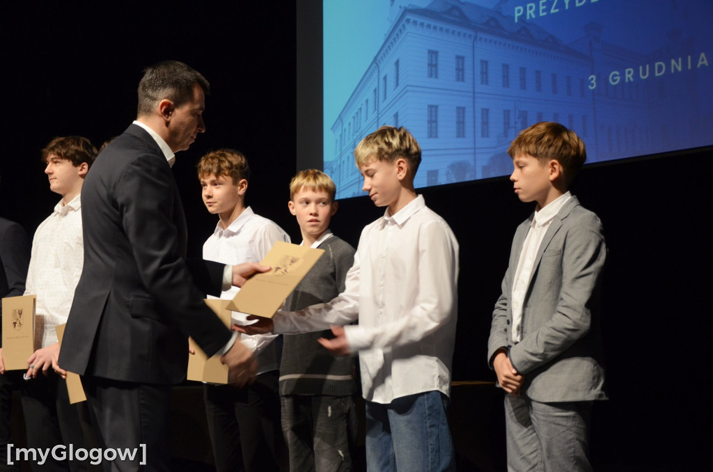 Wręczenie stypendiów naukowych prezydenta, część 1