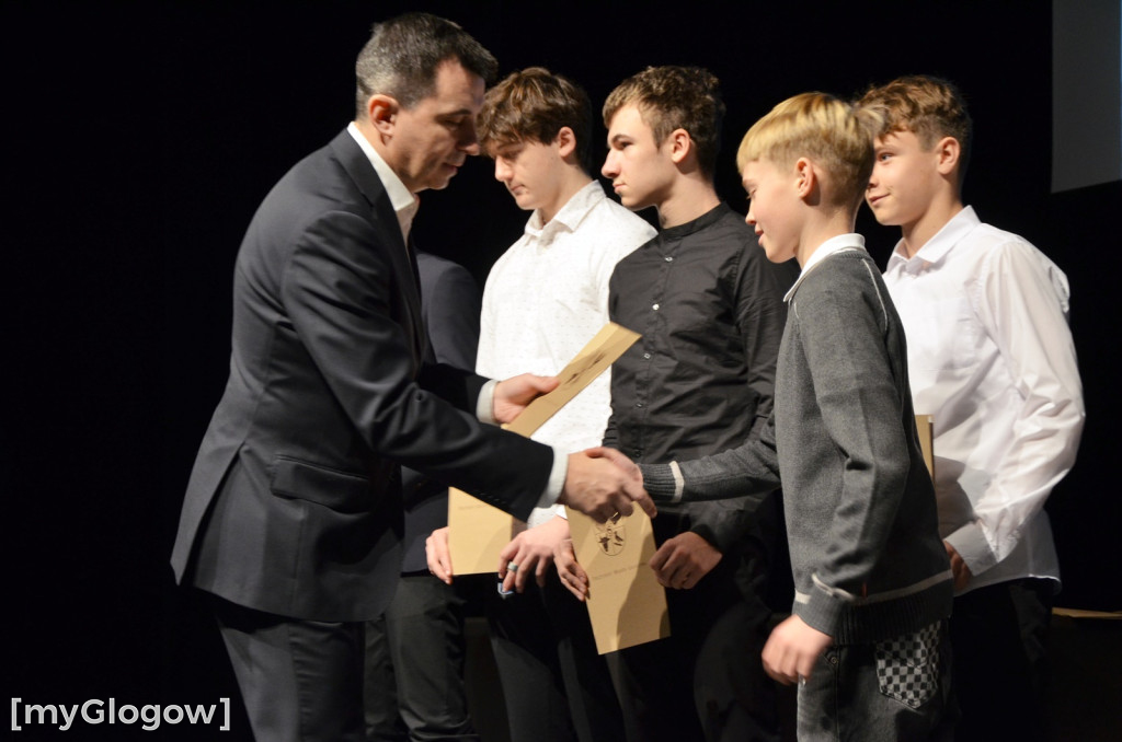 Wręczenie stypendiów naukowych prezydenta, część 1