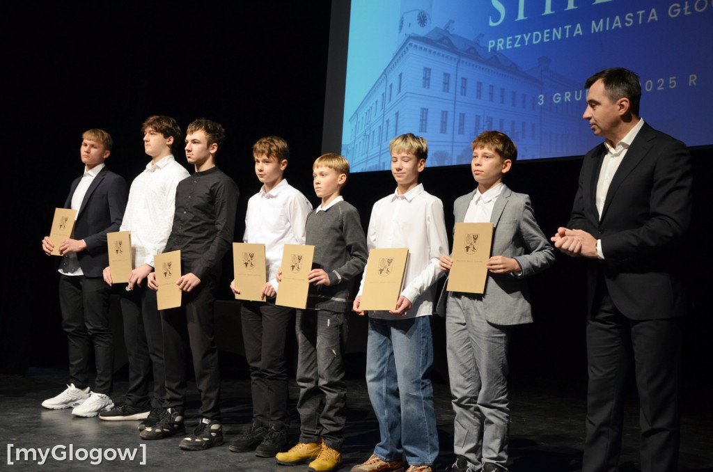 Wręczenie stypendiów naukowych prezydenta, część 1