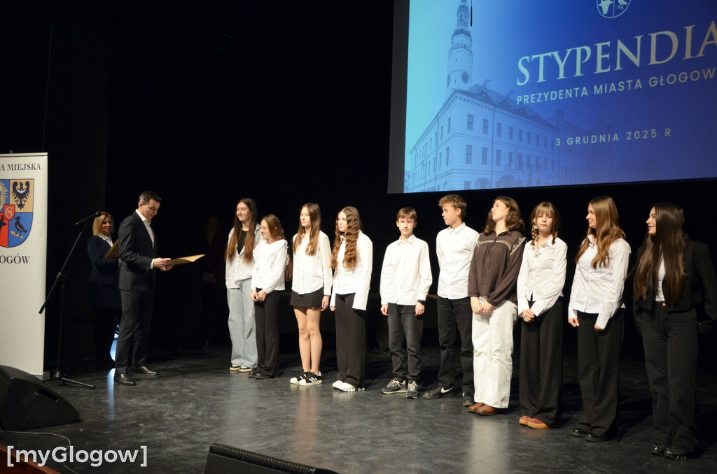 Wręczenie stypendiów naukowych prezydenta, część 1