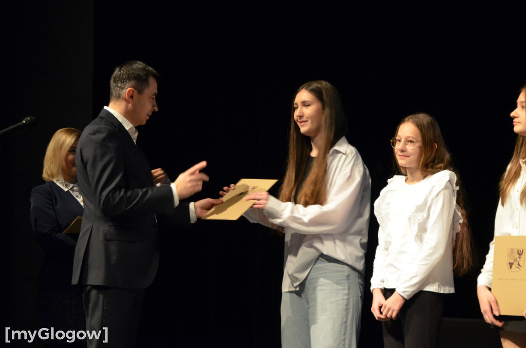 Wręczenie stypendiów naukowych prezydenta, część 1