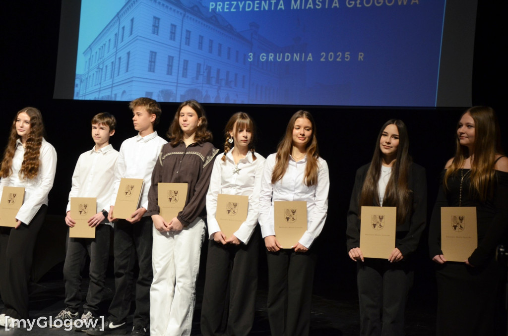Wręczenie stypendiów naukowych prezydenta, część 1