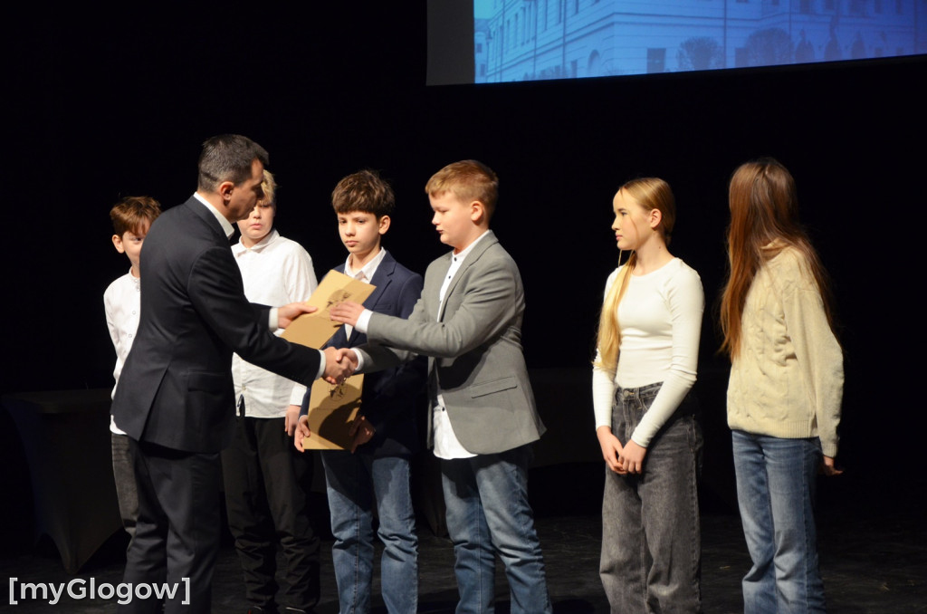 Wręczenie stypendiów naukowych prezydenta, część 1