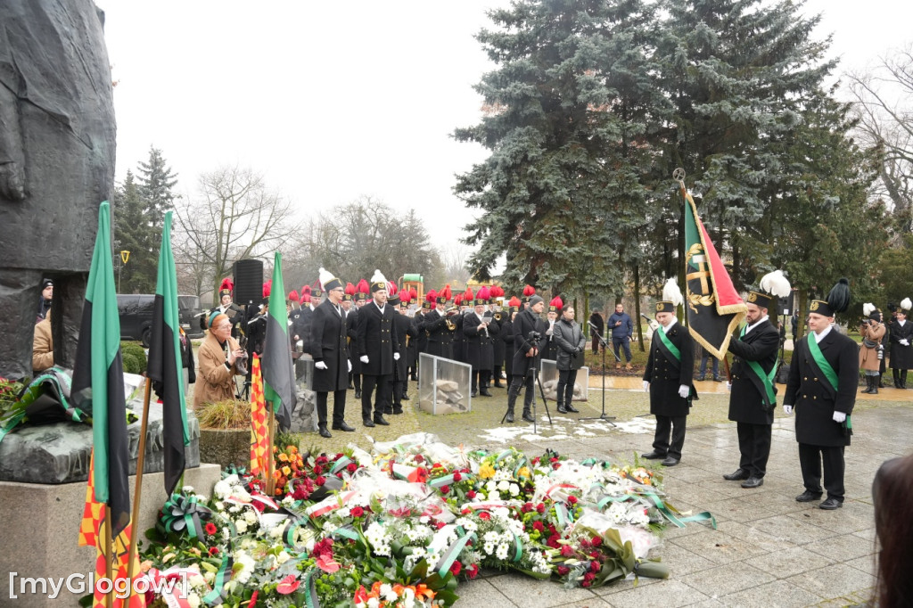 Uroczystość KGHM pod Pomnikiem Jana Wyżykowskiego