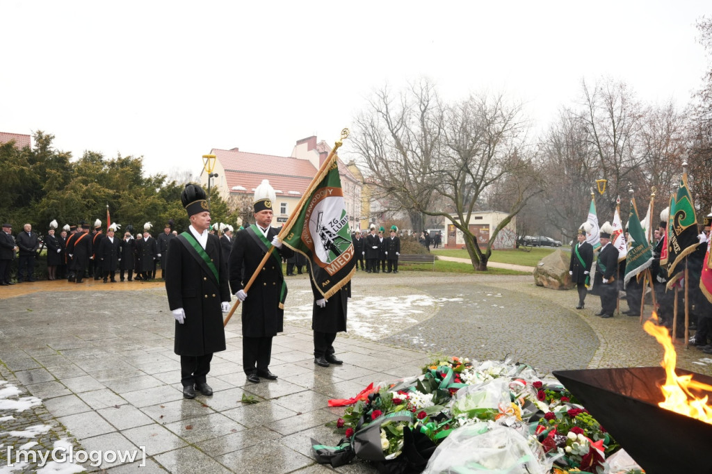 Uroczystość KGHM pod Pomnikiem Jana Wyżykowskiego