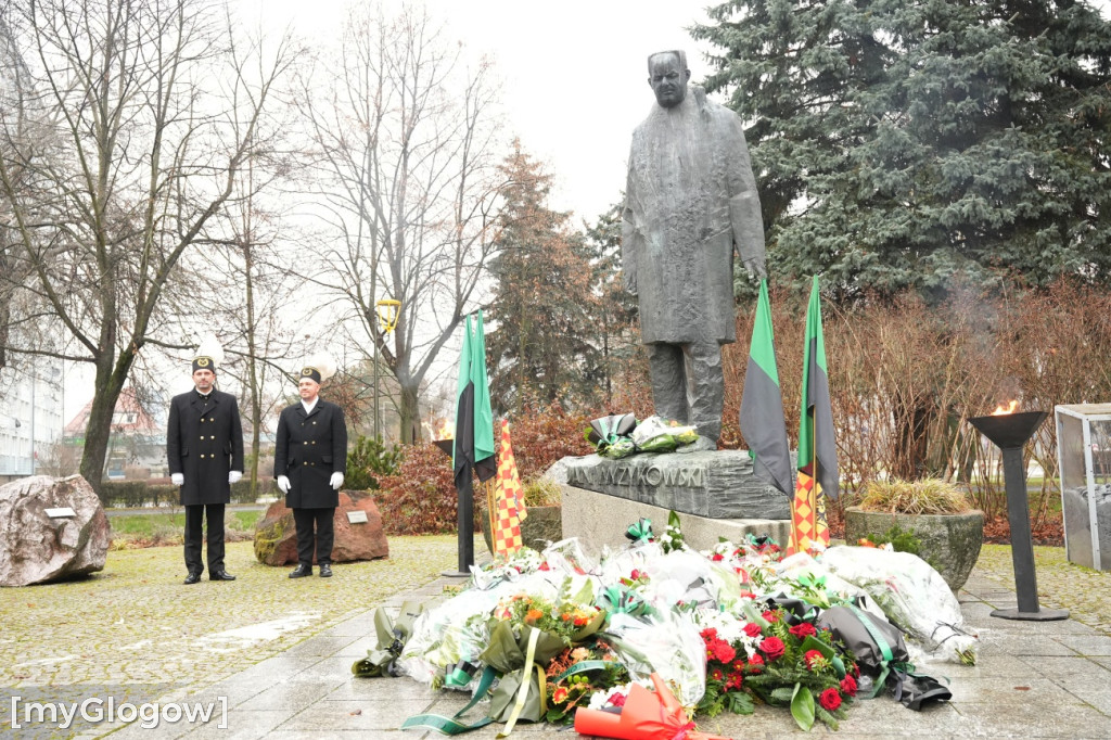 Uroczystość KGHM pod Pomnikiem Jana Wyżykowskiego