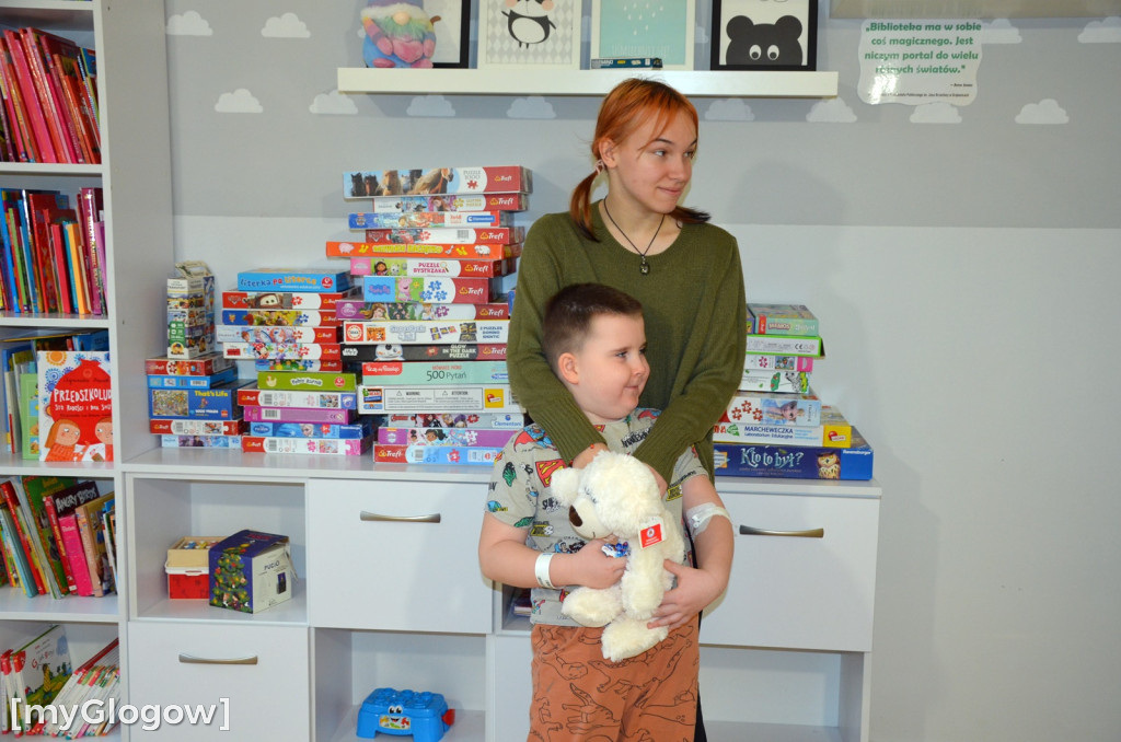 Przyszłe pielęgniarki u małych pacjentów