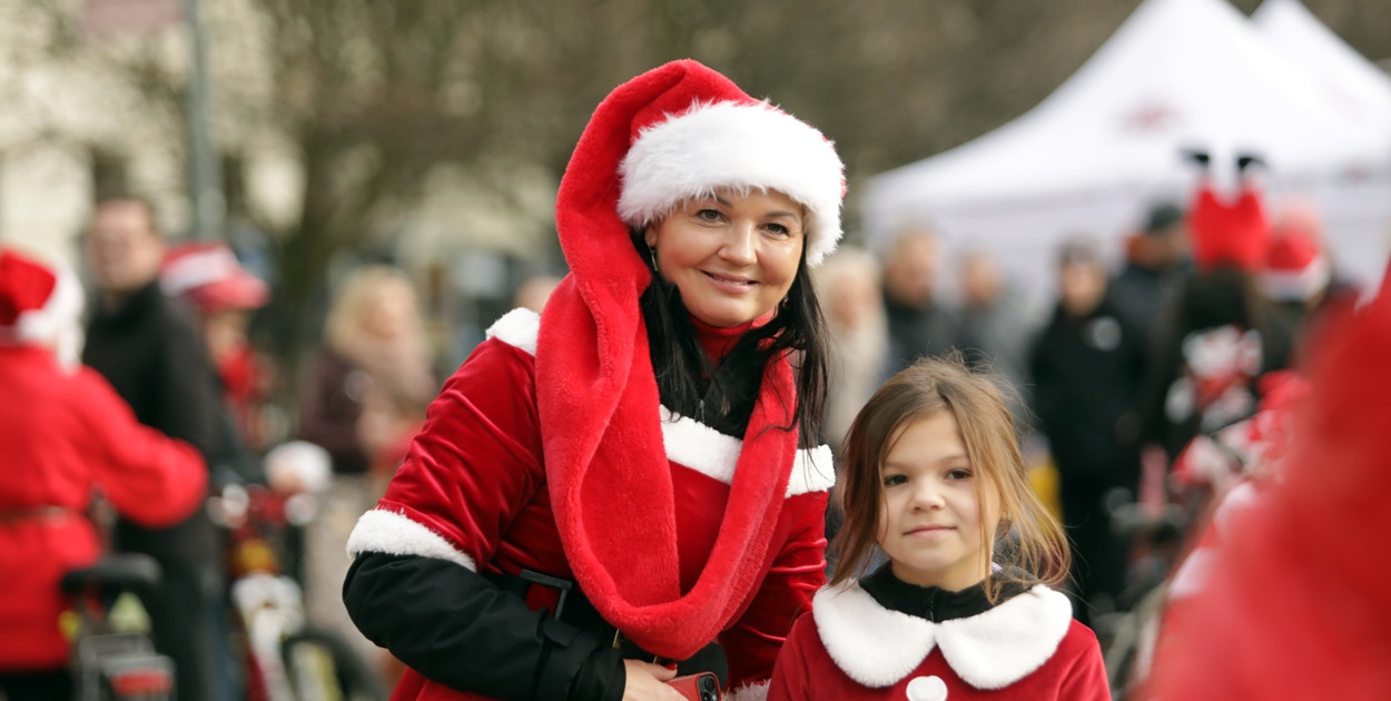 Mikołaje na rowerach ruszyły z pomocą