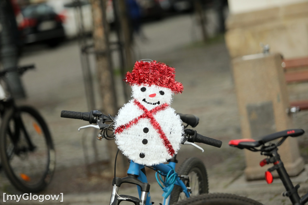 Mikołaje na rowerach ruszyły z pomocą