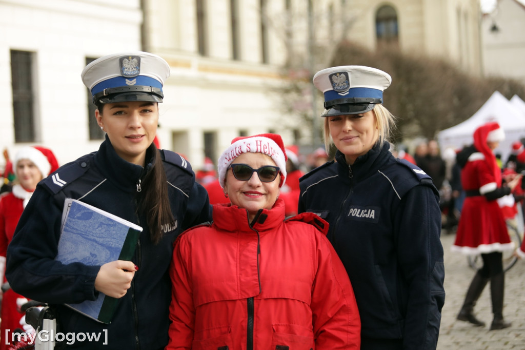 Mikołaje na rowerach ruszyły z pomocą