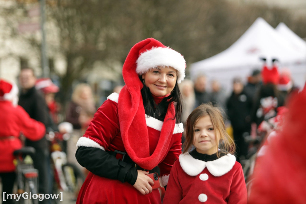 Mikołaje na rowerach ruszyły z pomocą