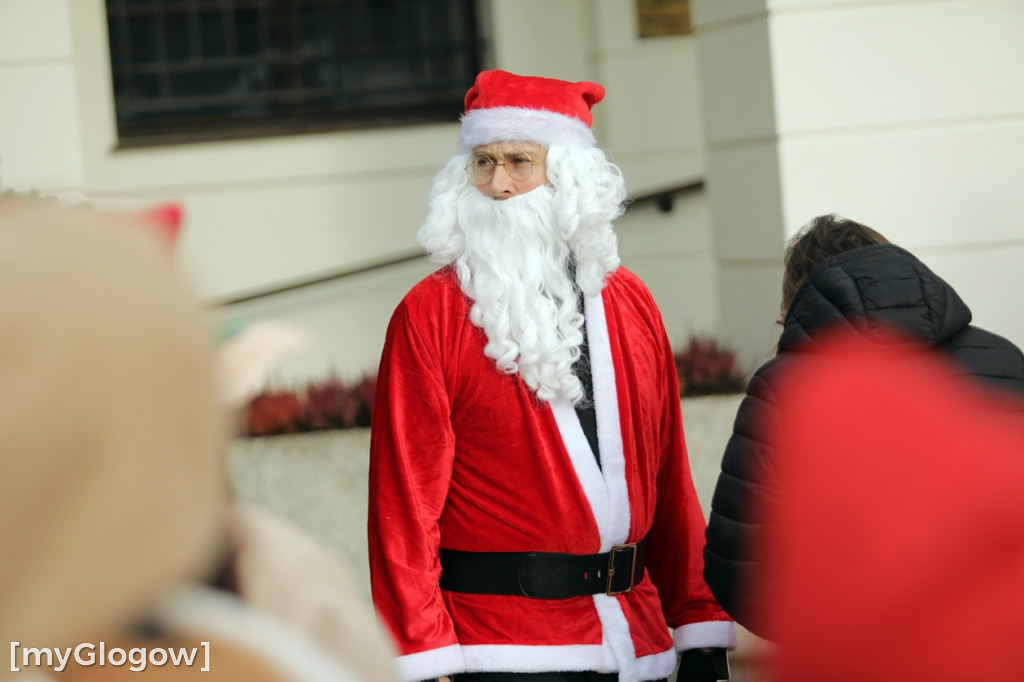 Mikołaje na rowerach ruszyły z pomocą