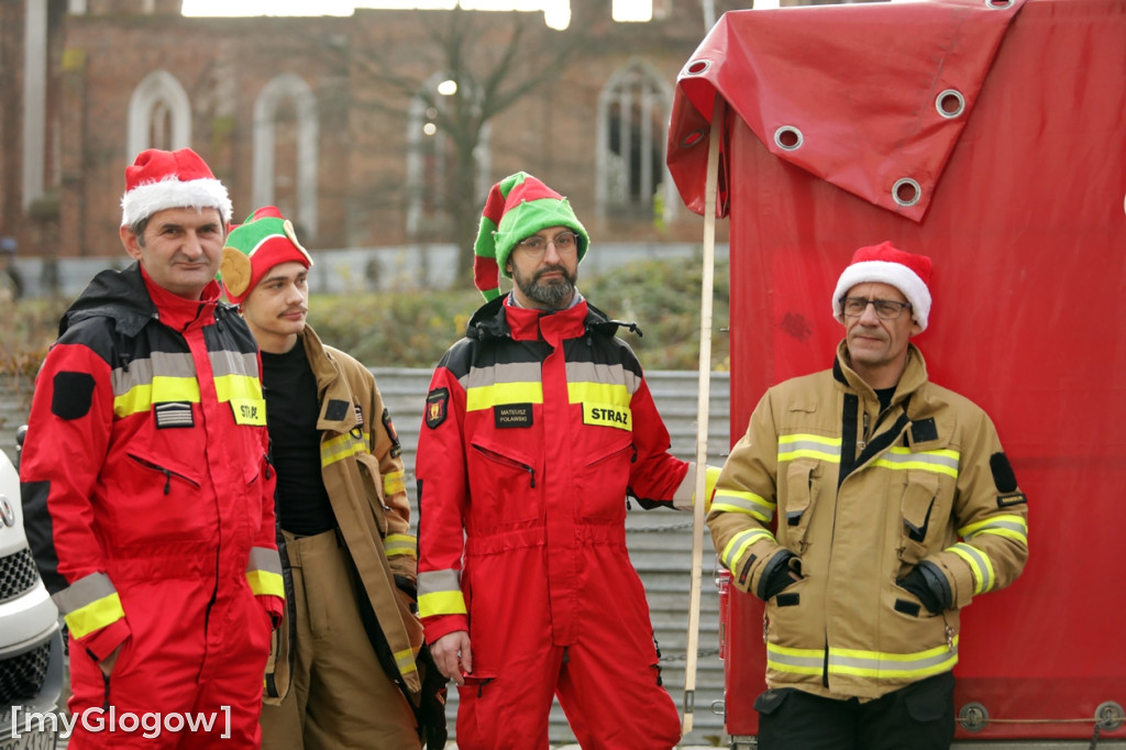 Mikołaje na rowerach ruszyły z pomocą