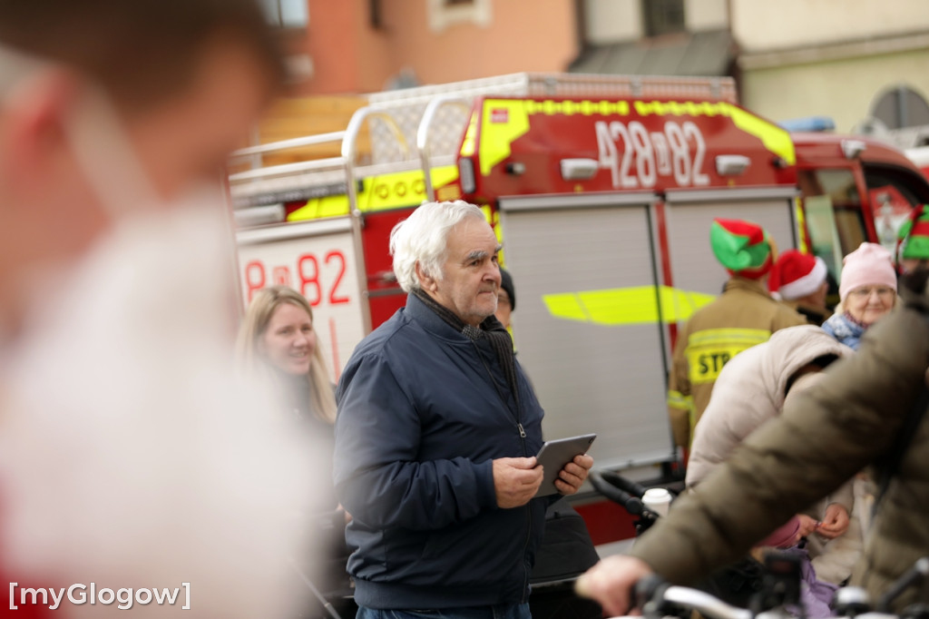 Mikołaje na rowerach ruszyły z pomocą